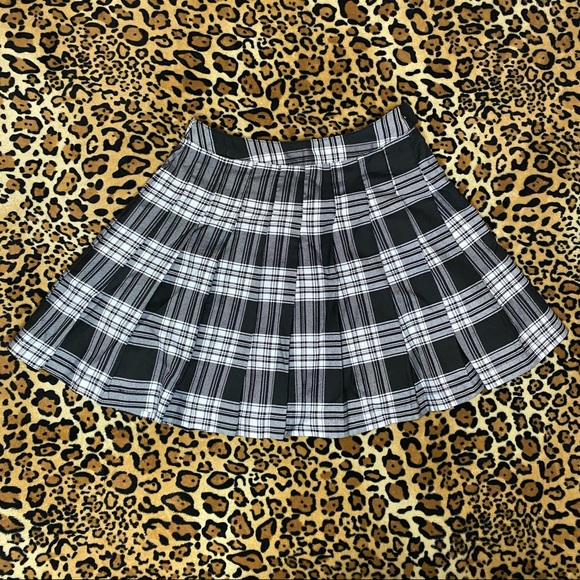 Forever 21 Plaid Mini Skirt - Picture 1 of 3